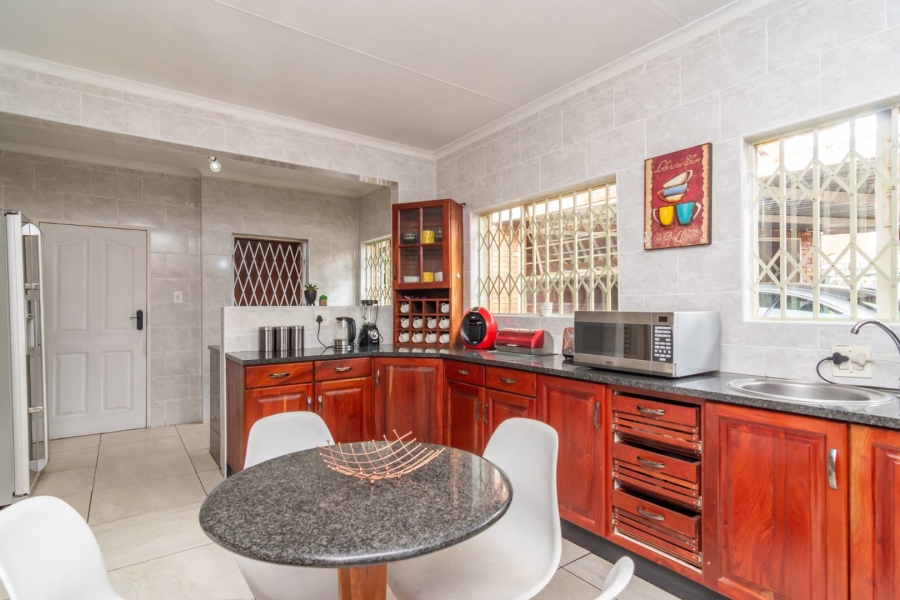 4 Bedroom Property for Sale in Rant En Dal Gauteng