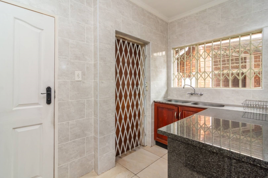 4 Bedroom Property for Sale in Rant En Dal Gauteng