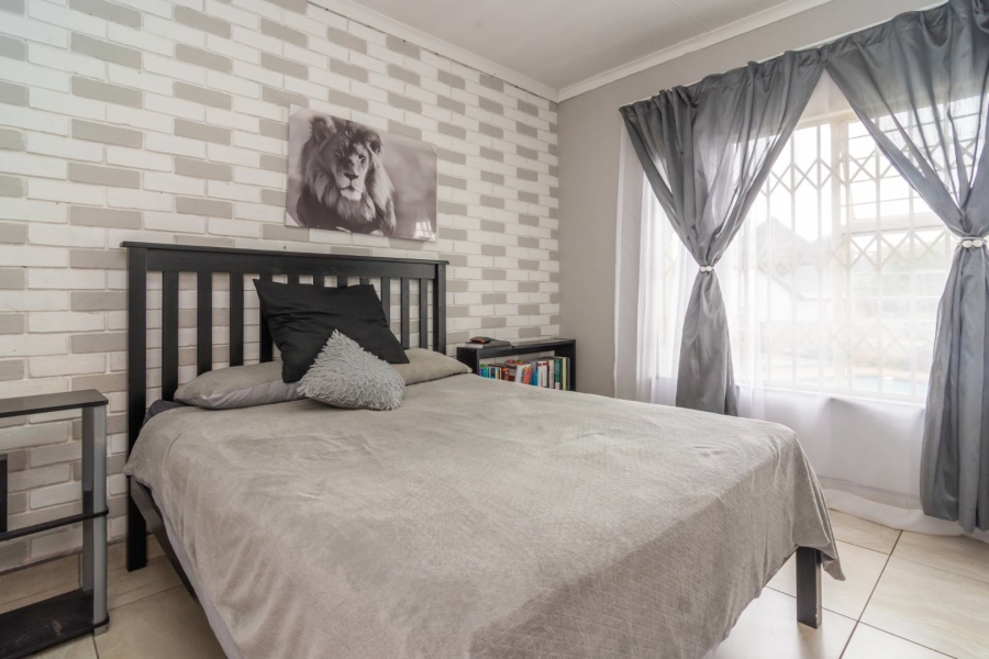 4 Bedroom Property for Sale in Rant En Dal Gauteng