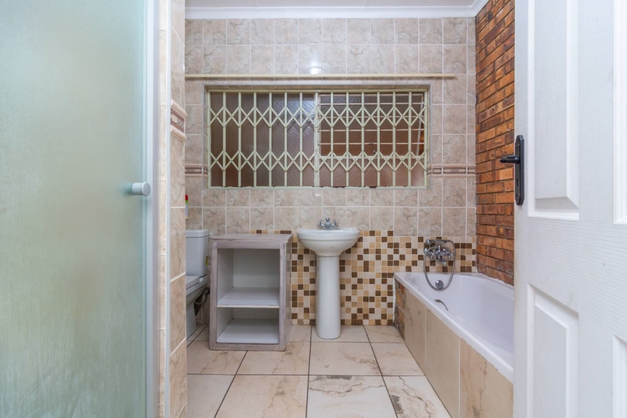 4 Bedroom Property for Sale in Rant En Dal Gauteng