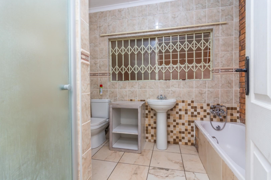 4 Bedroom Property for Sale in Rant En Dal Gauteng