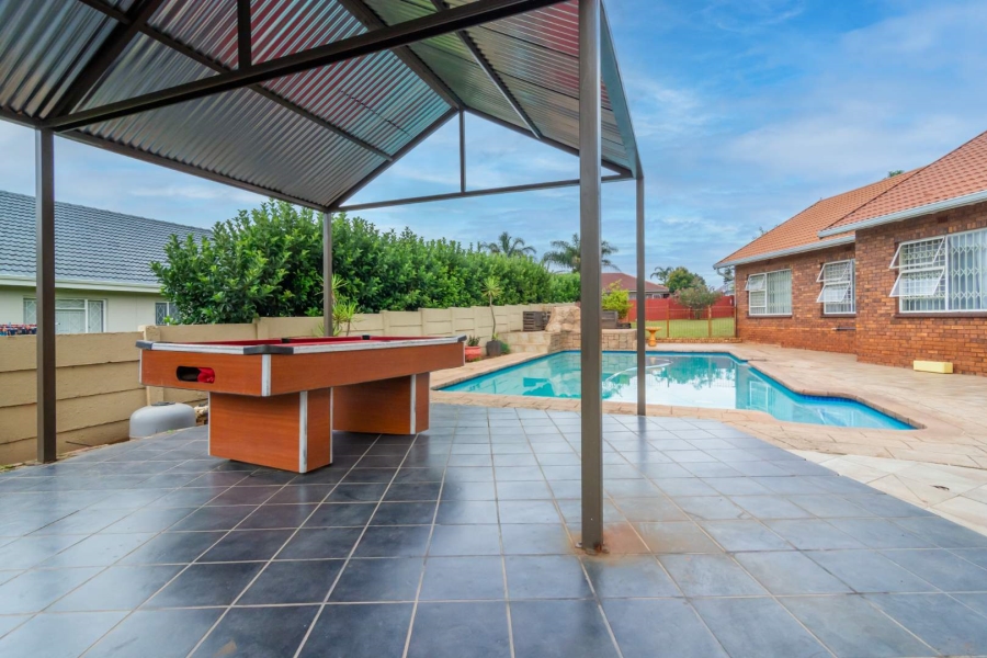 4 Bedroom Property for Sale in Rant En Dal Gauteng