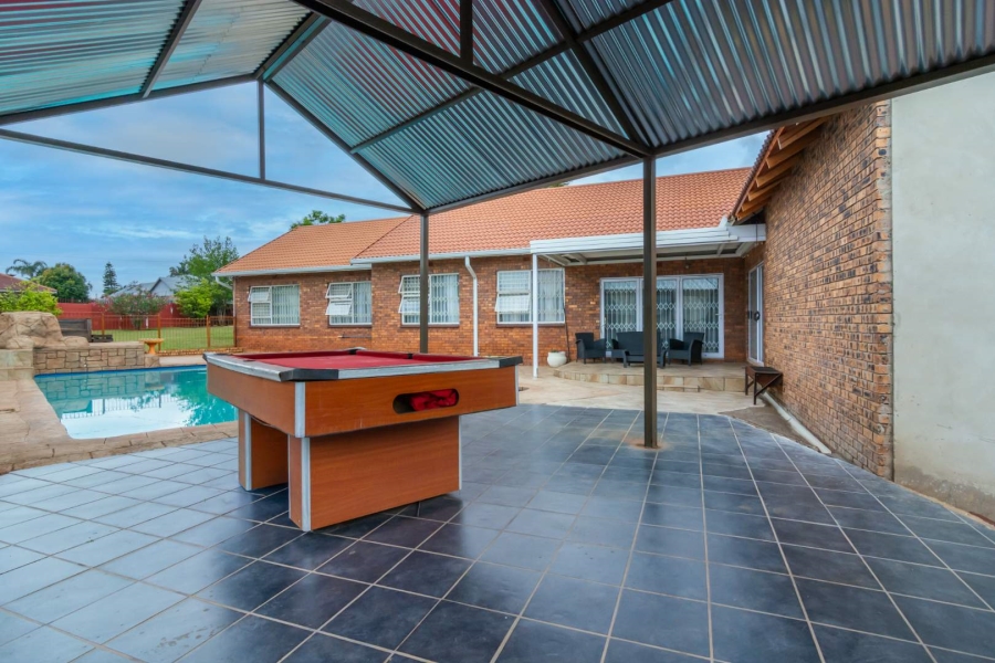 4 Bedroom Property for Sale in Rant En Dal Gauteng