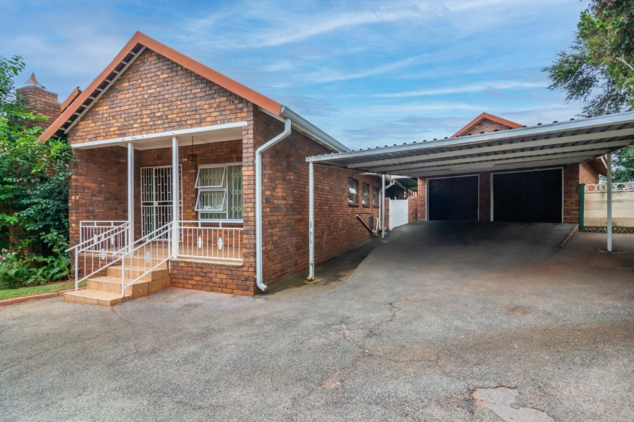 4 Bedroom Property for Sale in Rant En Dal Gauteng