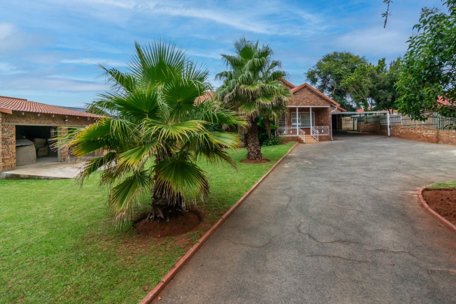 4 Bedroom Property for Sale in Rant En Dal Gauteng