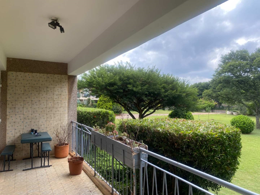 To Let 2 Bedroom Property for Rent in Monument Gauteng