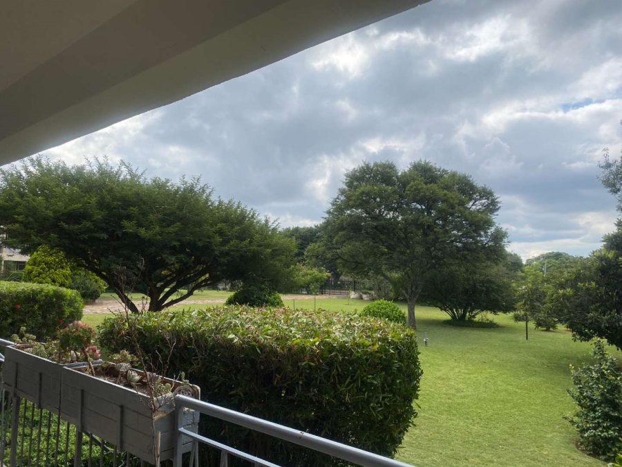 To Let 2 Bedroom Property for Rent in Monument Gauteng