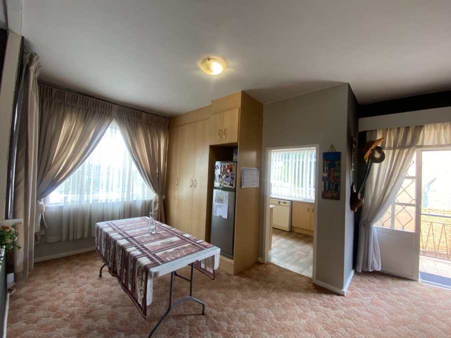 To Let 2 Bedroom Property for Rent in Monument Gauteng