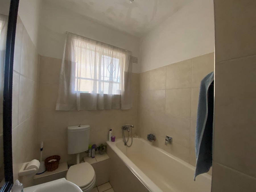 To Let 2 Bedroom Property for Rent in Monument Gauteng