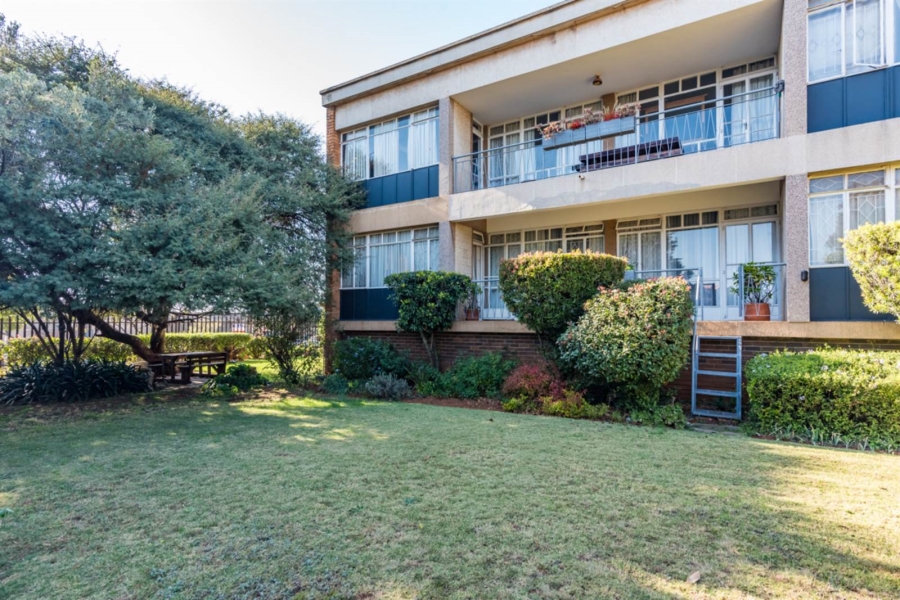 To Let 2 Bedroom Property for Rent in Monument Gauteng