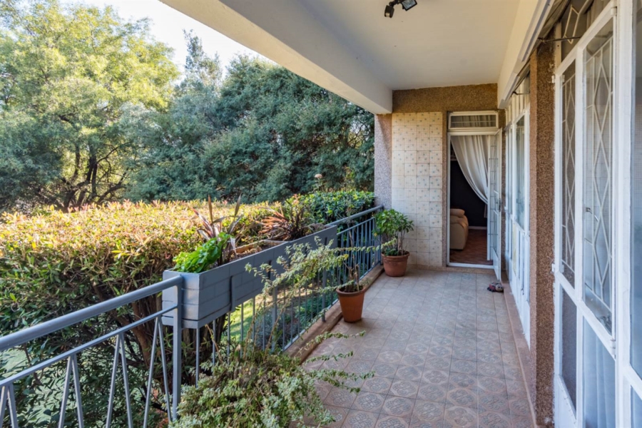 To Let 2 Bedroom Property for Rent in Monument Gauteng