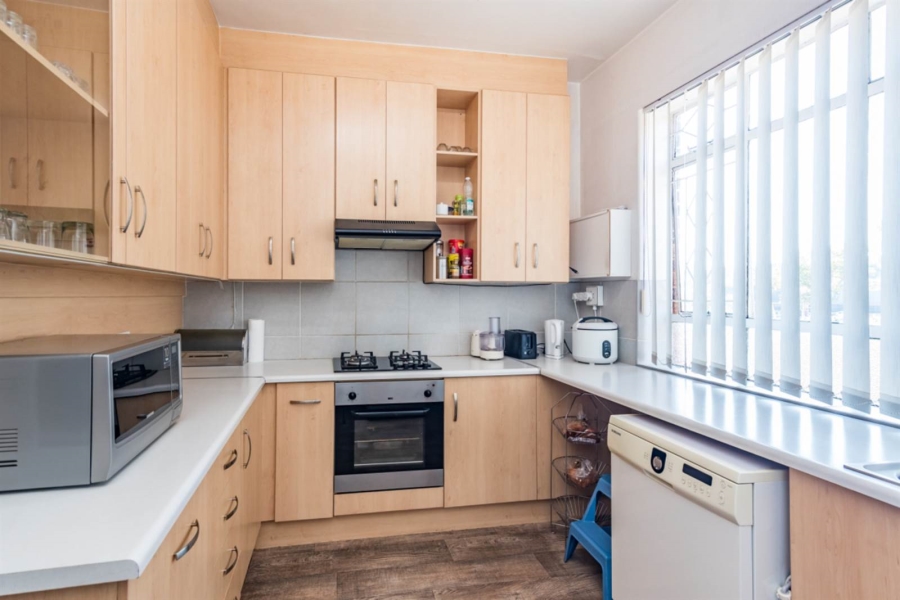 To Let 2 Bedroom Property for Rent in Monument Gauteng