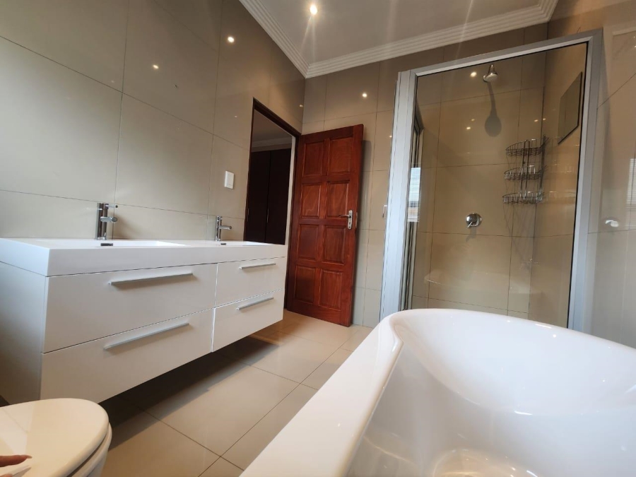 4 Bedroom Property for Sale in New Redruth Gauteng