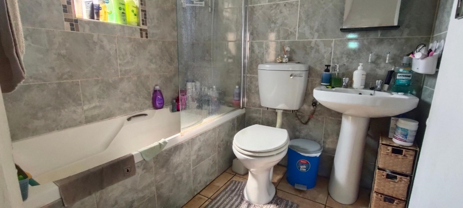 2 Bedroom Property for Sale in Meyersdal Gauteng