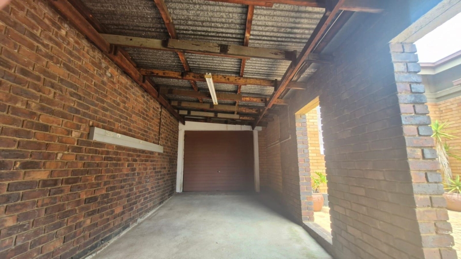 3 Bedroom Property for Sale in The Hill Gauteng