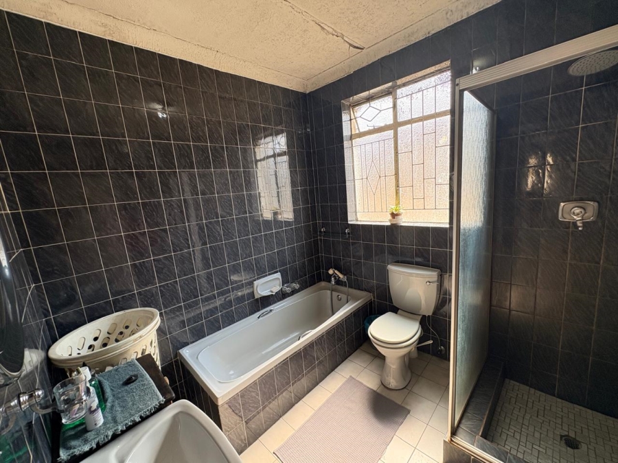 3 Bedroom Property for Sale in Kenilworth Gauteng