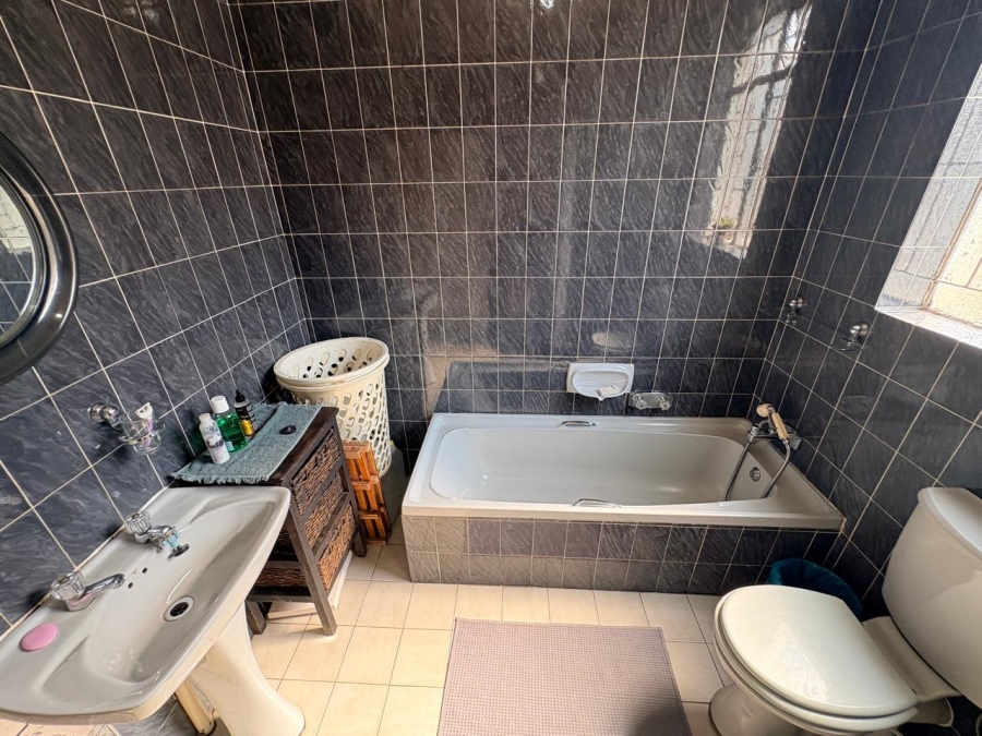 3 Bedroom Property for Sale in Kenilworth Gauteng