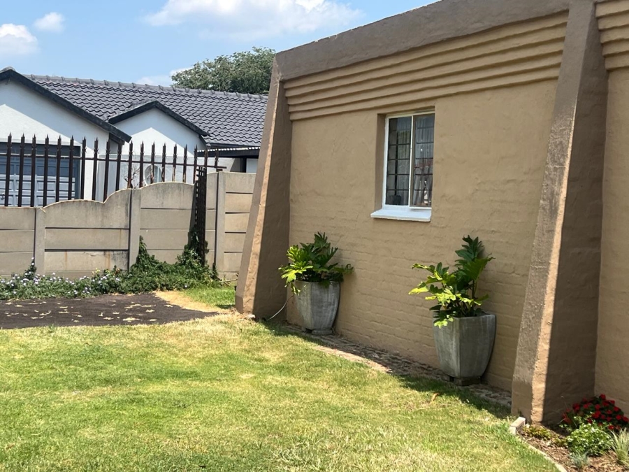 3 Bedroom Property for Sale in Mayberry Park Gauteng
