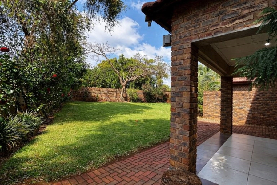 6 Bedroom Property for Sale in The Orchards Gauteng
