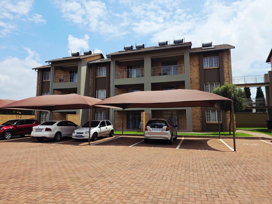 2 Bedroom Property for Sale in Monavoni Gauteng