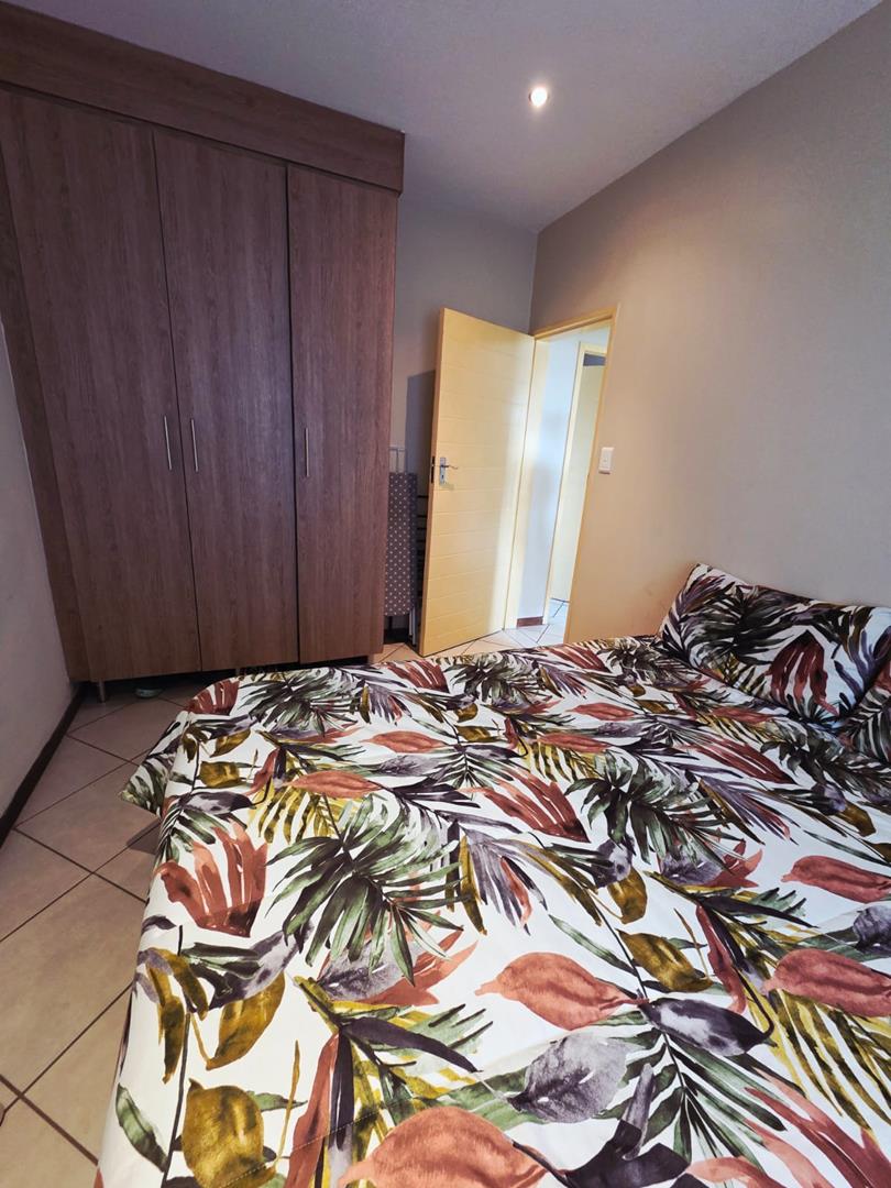 2 Bedroom Property for Sale in Monavoni Gauteng