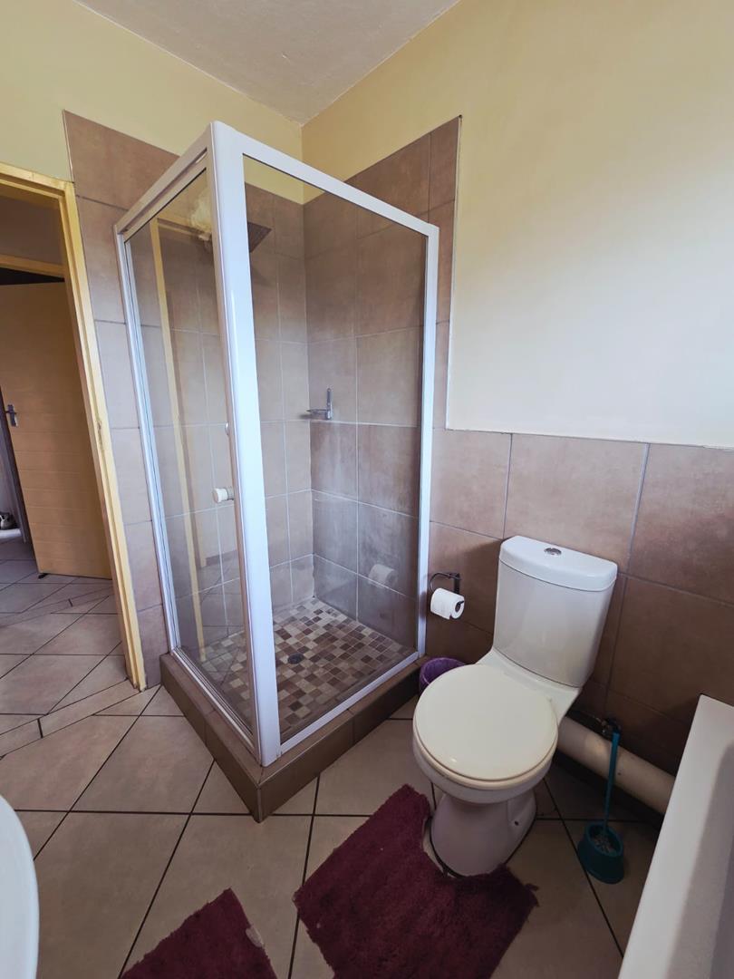 2 Bedroom Property for Sale in Monavoni Gauteng