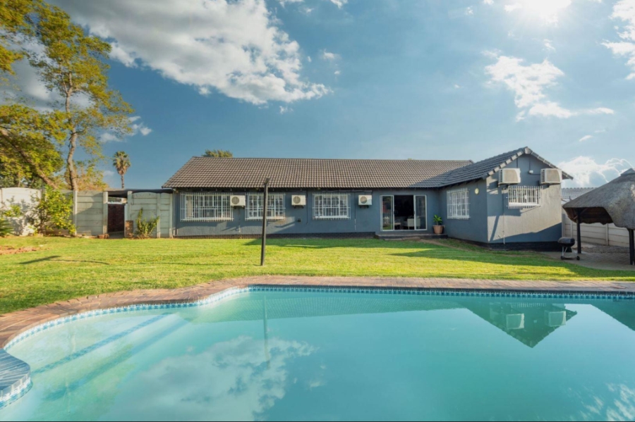 4 Bedroom Property for Sale in Brackendowns Gauteng