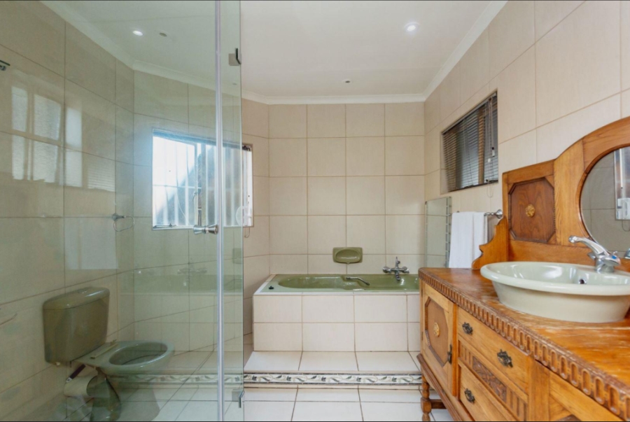 4 Bedroom Property for Sale in Brackendowns Gauteng