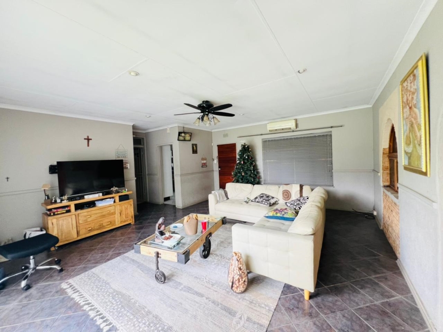 4 Bedroom Property for Sale in Brackendowns Gauteng