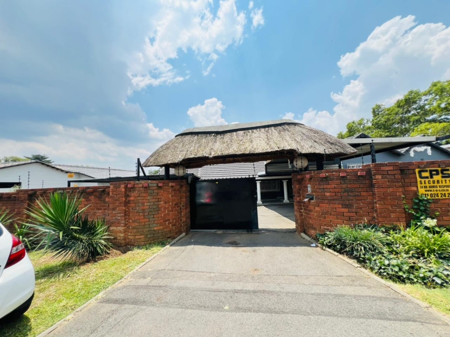 4 Bedroom Property for Sale in Brackendowns Gauteng