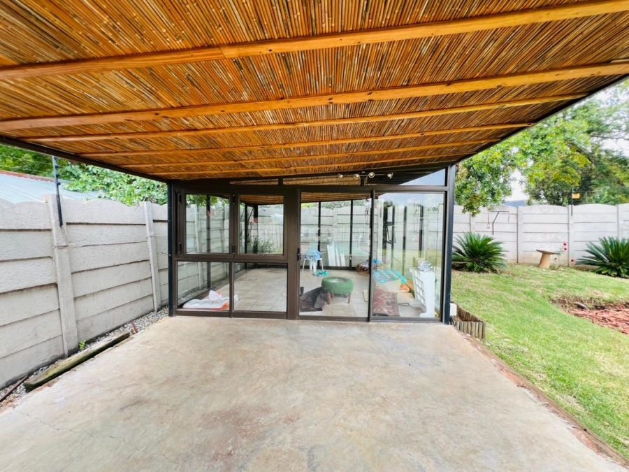 4 Bedroom Property for Sale in Brackendowns Gauteng