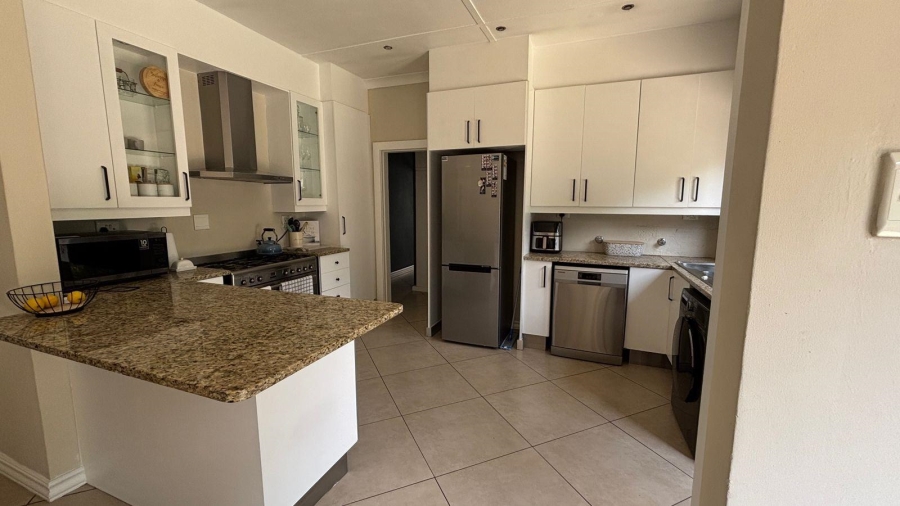 2 Bedroom Property for Sale in Norwood Gauteng