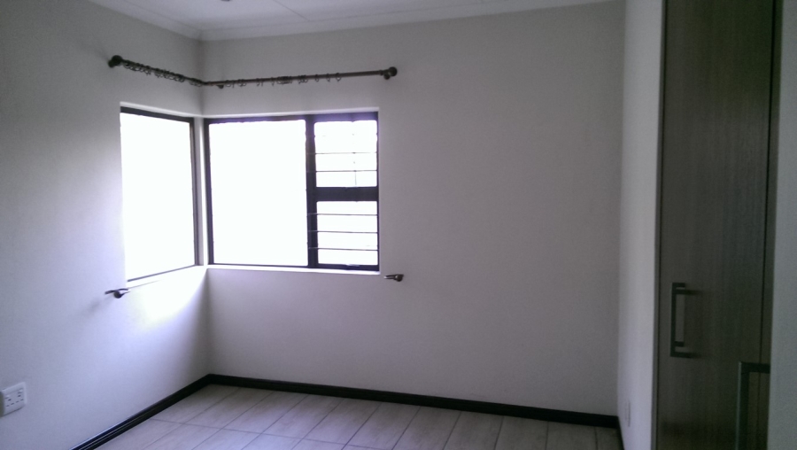 To Let 3 Bedroom Property for Rent in Rembrandt Park Gauteng