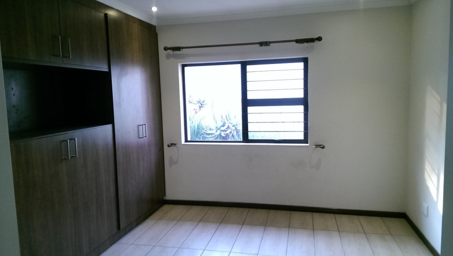 To Let 3 Bedroom Property for Rent in Rembrandt Park Gauteng