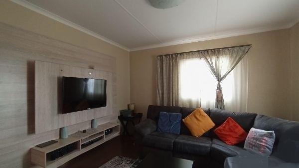 3 Bedroom Property for Sale in Kosmosdal Gauteng