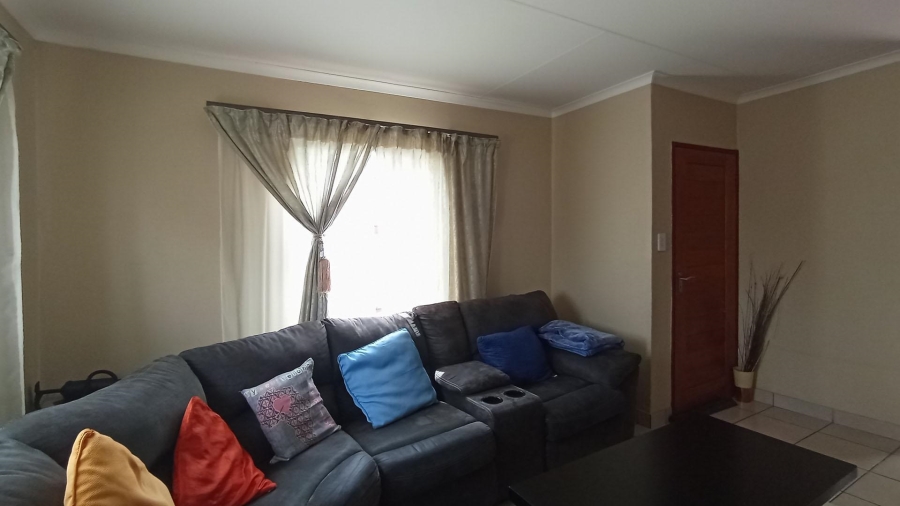 3 Bedroom Property for Sale in Kosmosdal Gauteng