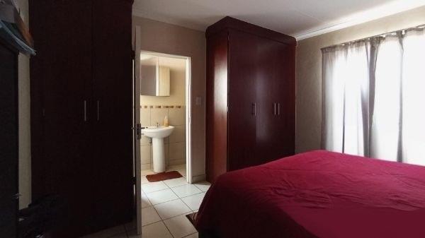 3 Bedroom Property for Sale in Kosmosdal Gauteng