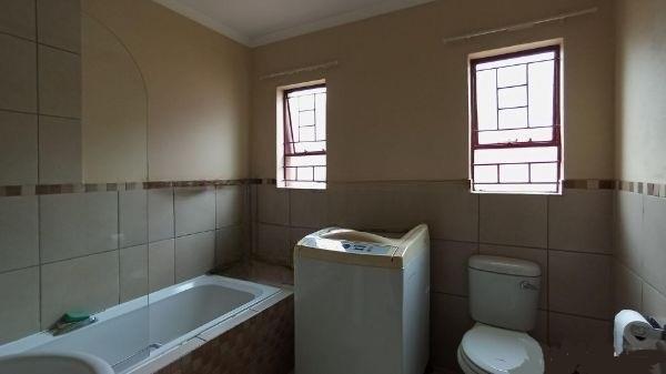 3 Bedroom Property for Sale in Kosmosdal Gauteng