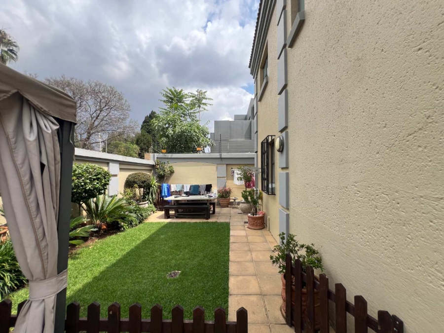 To Let 4 Bedroom Property for Rent in Bedfordview Gauteng
