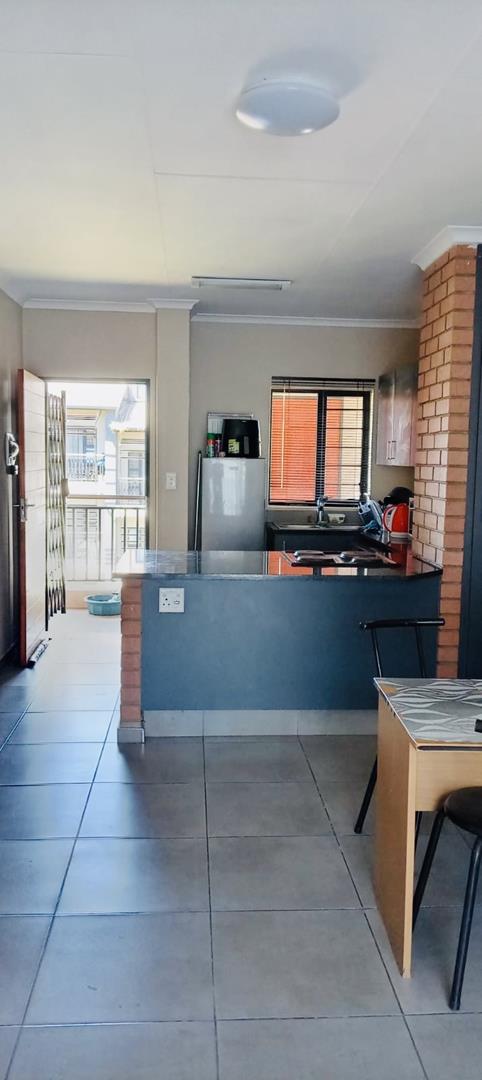 To Let 2 Bedroom Property for Rent in Waterfall Gauteng