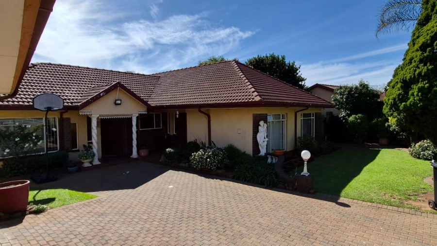 4 Bedroom Property for Sale in Norkem Park Gauteng