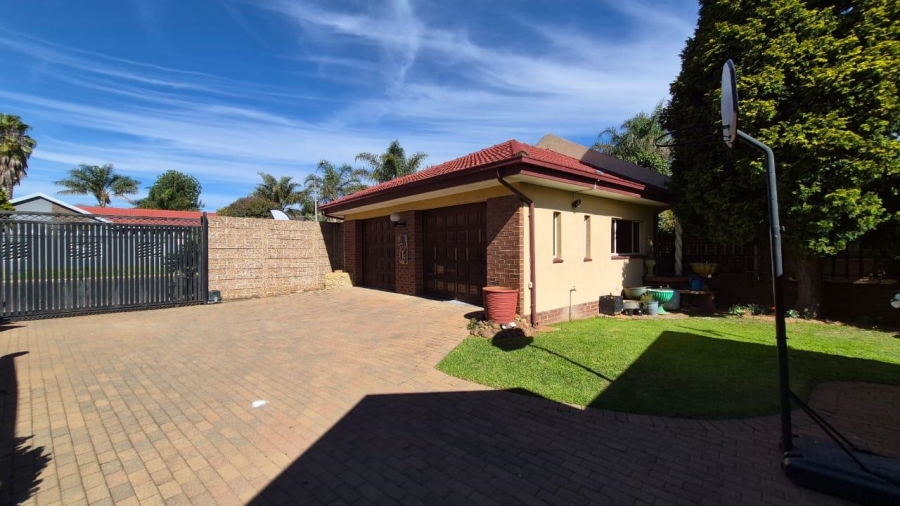 4 Bedroom Property for Sale in Norkem Park Gauteng
