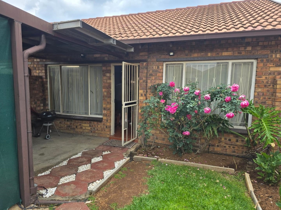 2 Bedroom Property for Sale in Terenure Gauteng