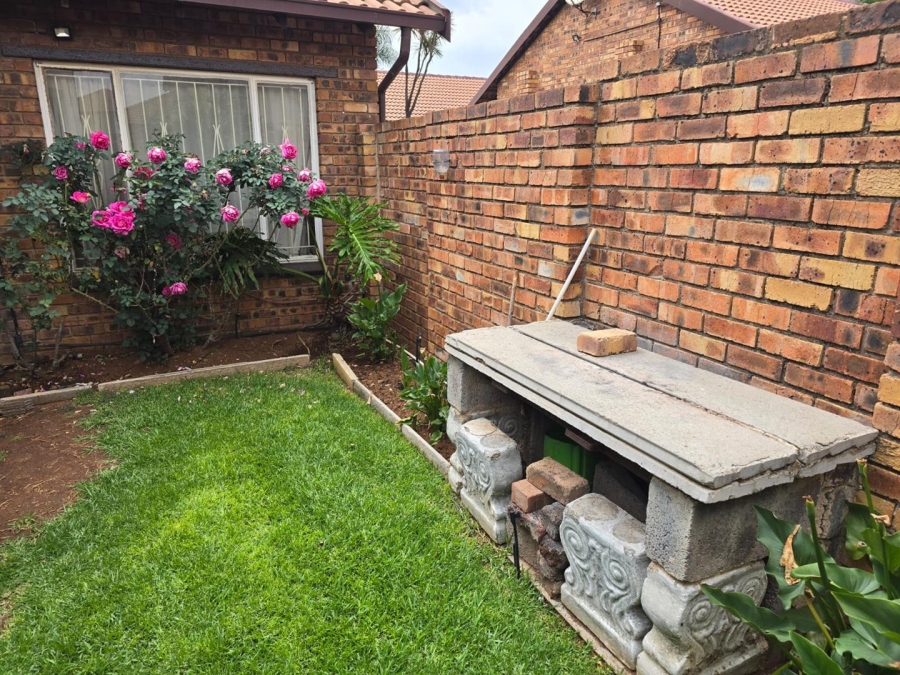 2 Bedroom Property for Sale in Terenure Gauteng