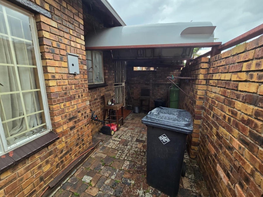 2 Bedroom Property for Sale in Terenure Gauteng