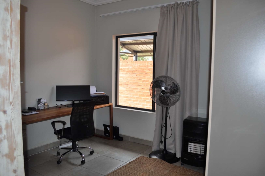 To Let 3 Bedroom Property for Rent in Pretoria East Gauteng