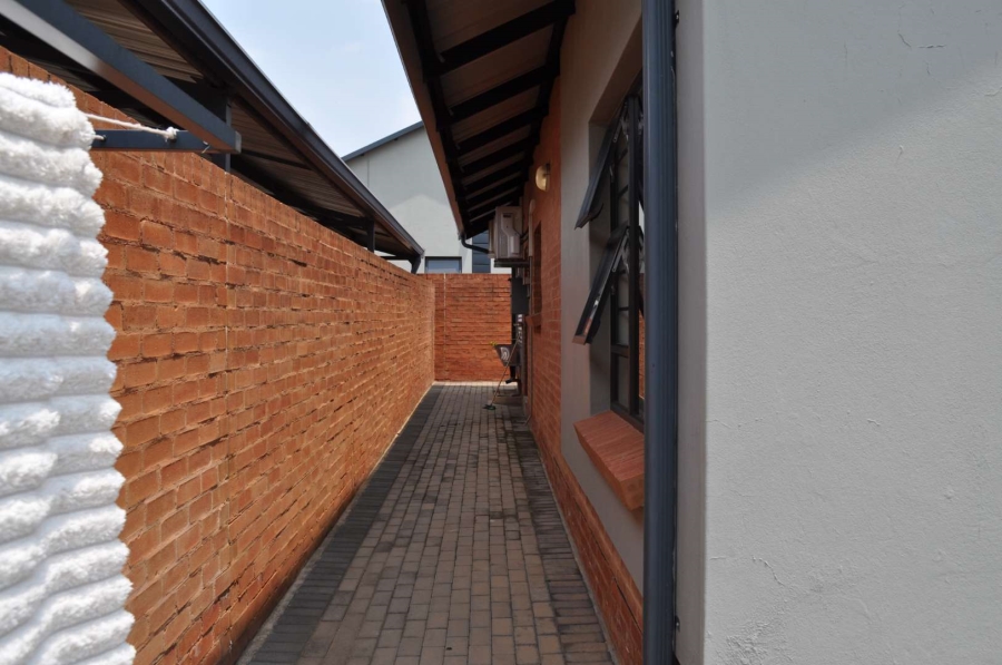 To Let 3 Bedroom Property for Rent in Pretoria East Gauteng