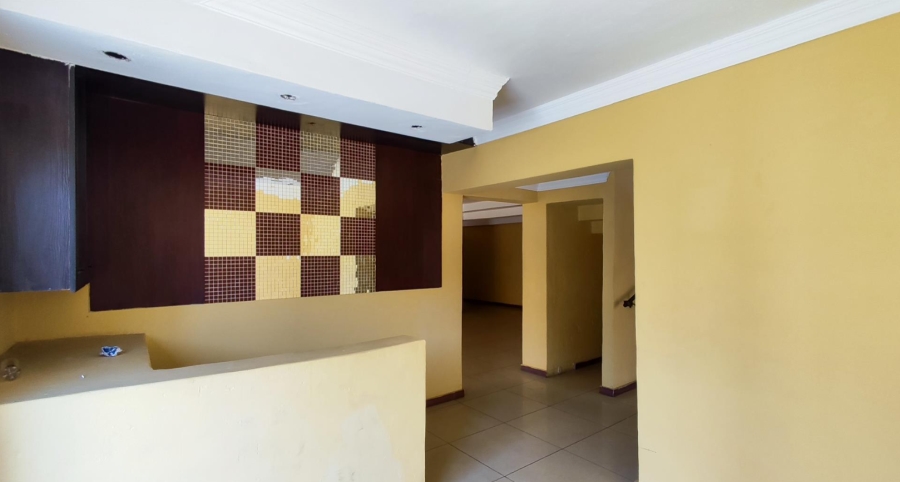 7 Bedroom Property for Sale in Sonneveld Gauteng