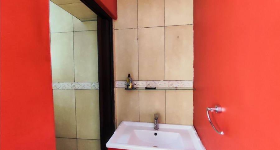 7 Bedroom Property for Sale in Sonneveld Gauteng