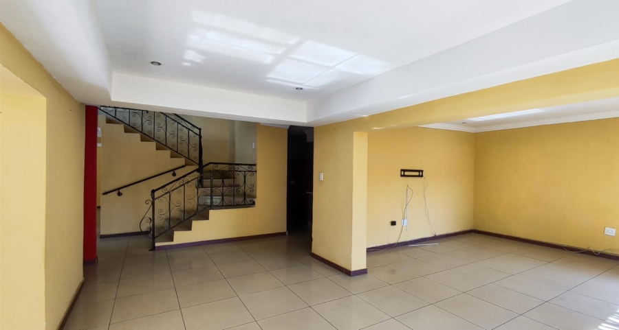 7 Bedroom Property for Sale in Sonneveld Gauteng